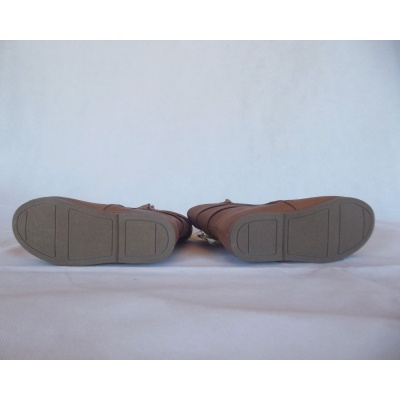 fille-marron-noeud-2